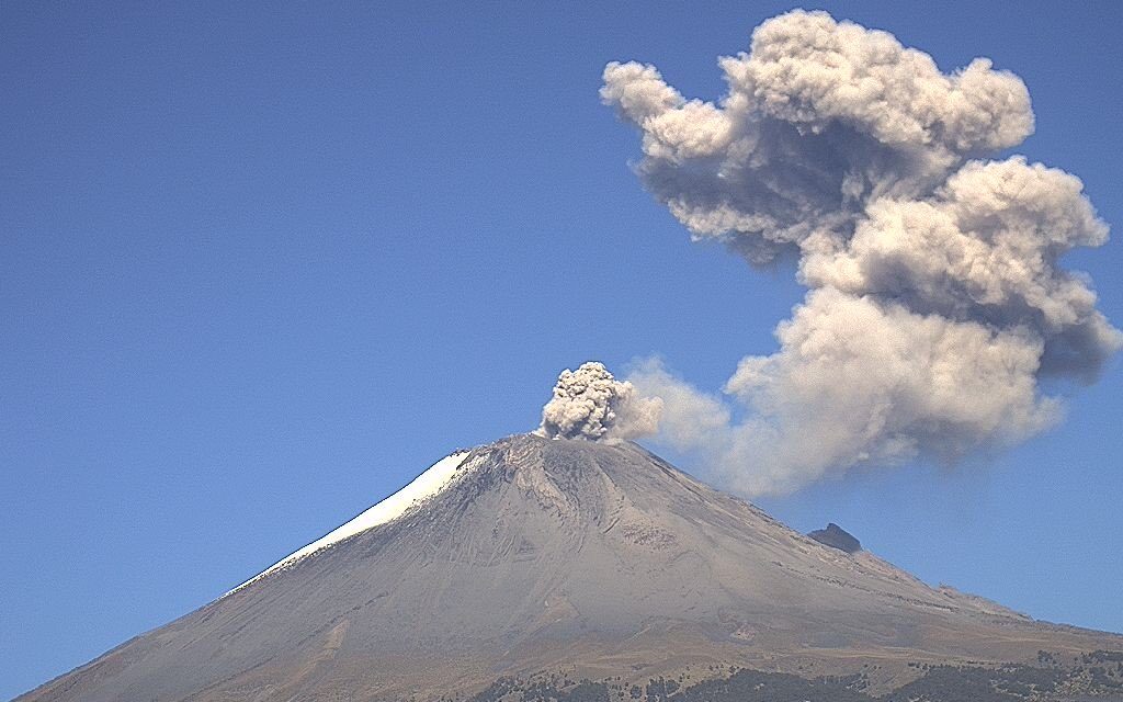 El #Popocatépetl ha presentado emisiones de ceniza durante esta mañana