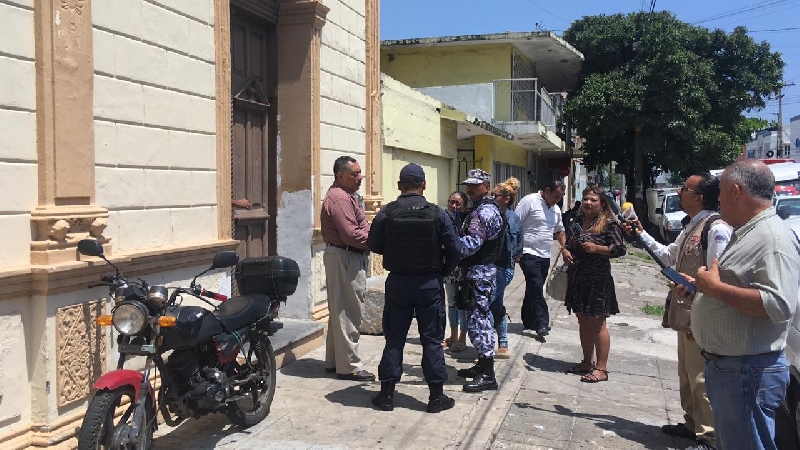 Entre conatos de bronca recuperan portuarios el sindicato de Maniobristas