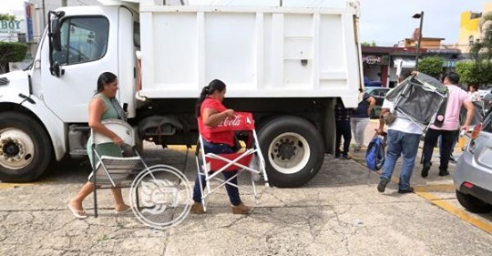 #Coatzacoalcos SUEM libera el Palacio Municipal, terminando así el paro de labores.